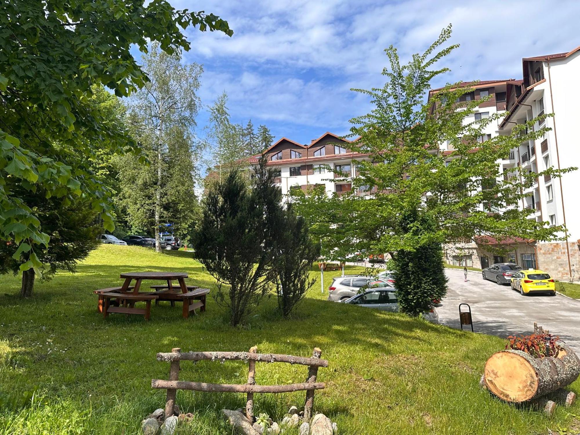 Petkovi Аpartments, Borovets Gardens - One-Bedroom And Two-Bedroom Apartments Exteriör bild